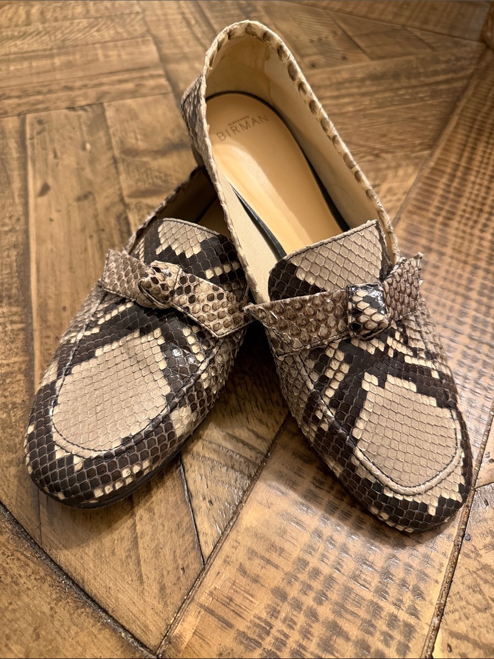 ✨Alexandre Birman Clarita Snakeskin Loafers in Beige and Black